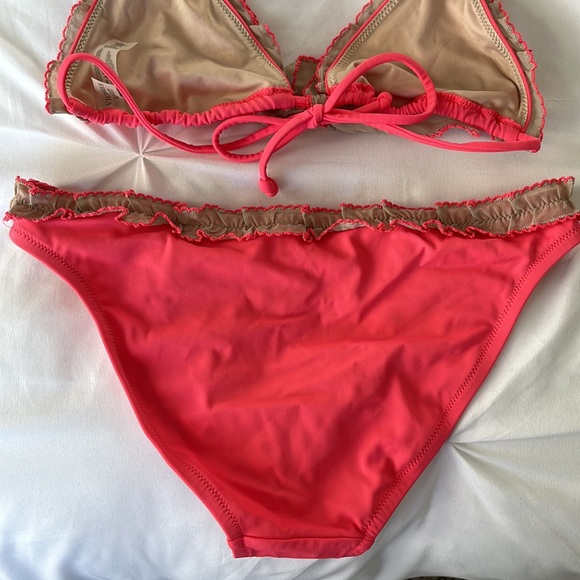 NWOT-Victoria’s Secret Coral Ruffle Trim String Bikini Set - Picture 7 of 12